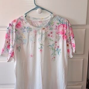 T shirt xl floral designs in both sides